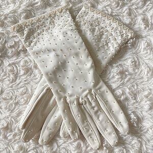 Vintage 1940’s Dainty Beaded Wedding Old Hollywood Cottagecore Old Money Gloves